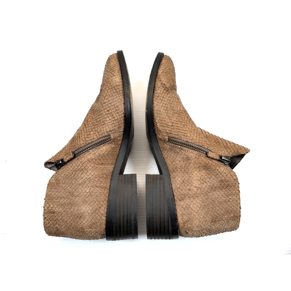 Eileen Fisher Tuck2 Ankle Booties Women 9 EUC Snake Skin Leather Zip Closure - Picture 3 of 11